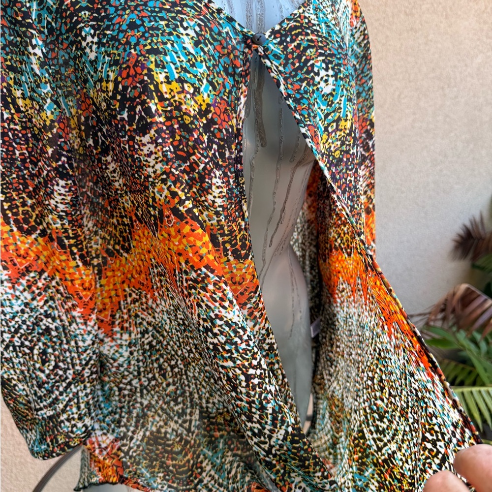 3/$45 Shear Ladies Colorful Patterned Blouse - Picture 5 of 6